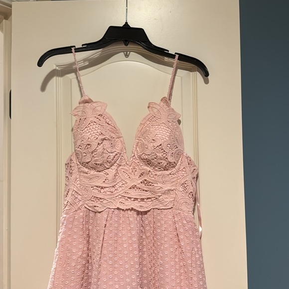 Lace pink sun dress - Picture 2 of 3